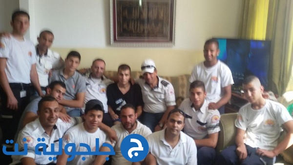 جمعية اتحاد المسعفين العرب تقوم بزياره الشاب طلال عرار